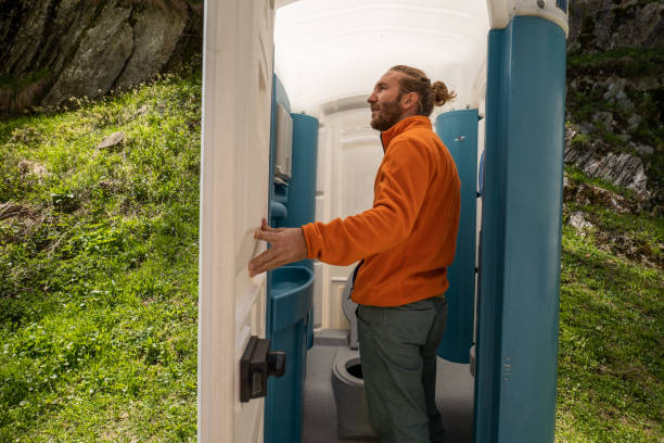 Best Portable toilet rental cost  in Hiawatha, KS